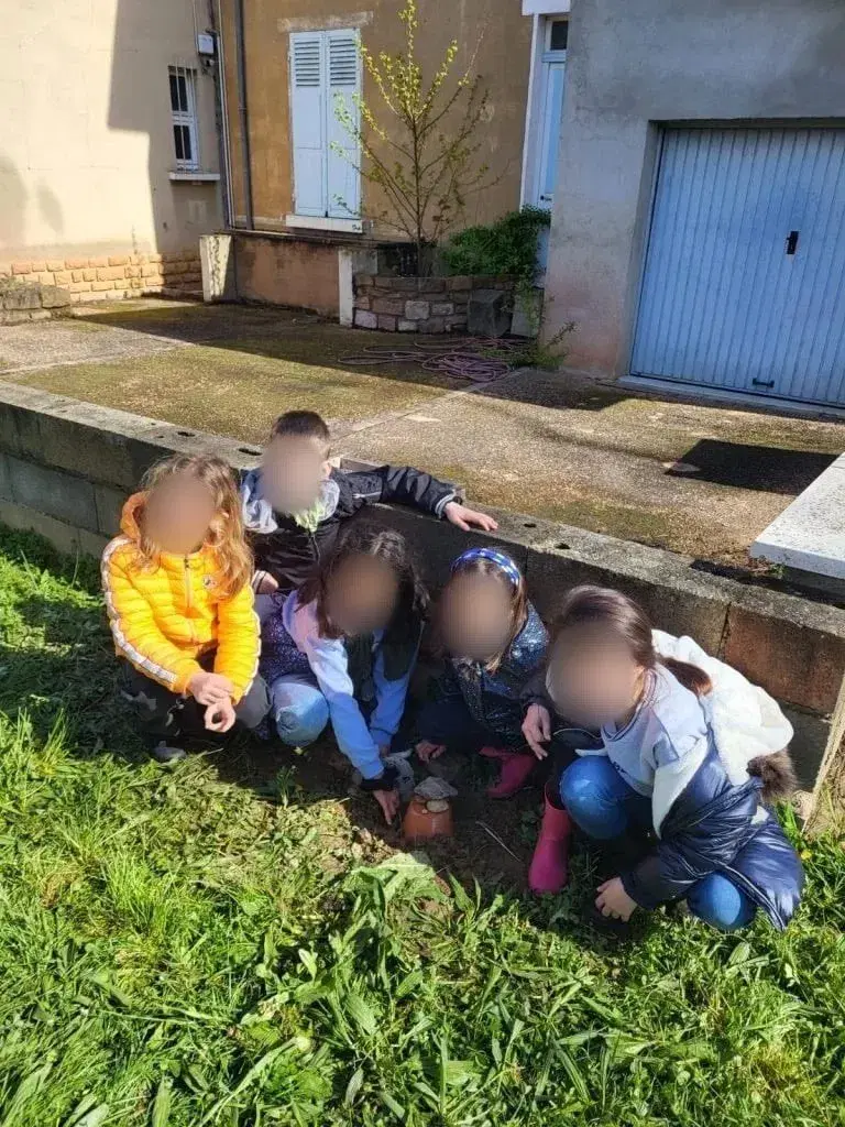 Atelier au potager avec les élèves