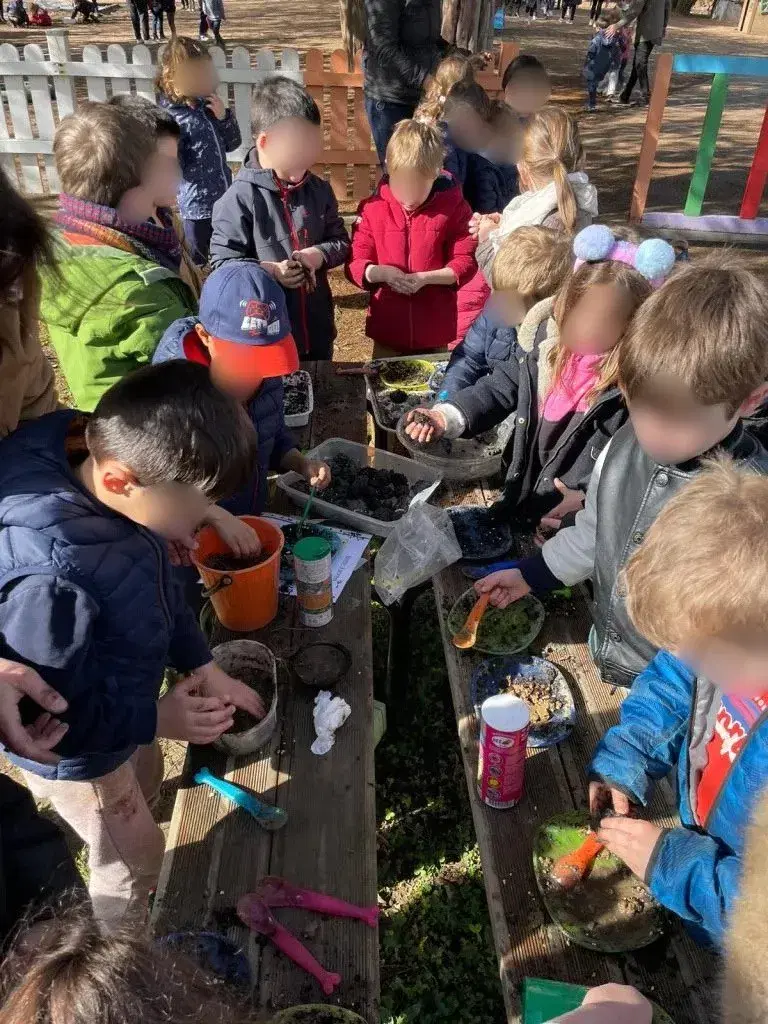 Atelier au potager et observation de la biodiversité